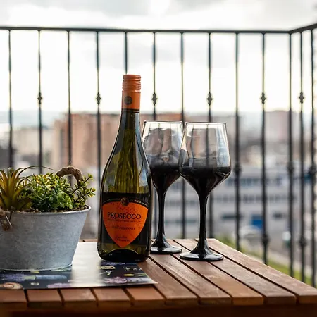 Luxury 2bedroom In Complex Family Garden With Free Parking *