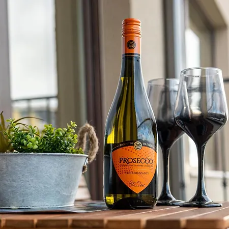 Luxury 2bedroom In Complex Family Garden With Free Parking Lejlighed *