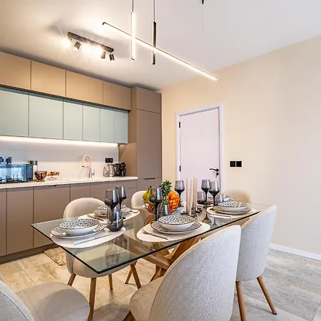 Luxury 2bedroom In Complex Family Garden With Free Parking Apartament Warna