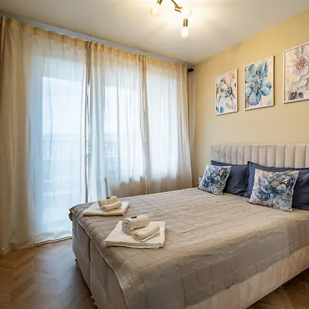 Appartement Luxury 2bedroom In Complex Family Garden With Free Parking *