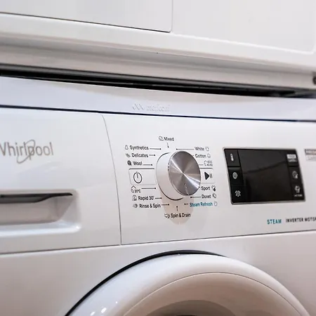 Luxury 2bedroom In Complex Family Garden With Free Parking Apartment *