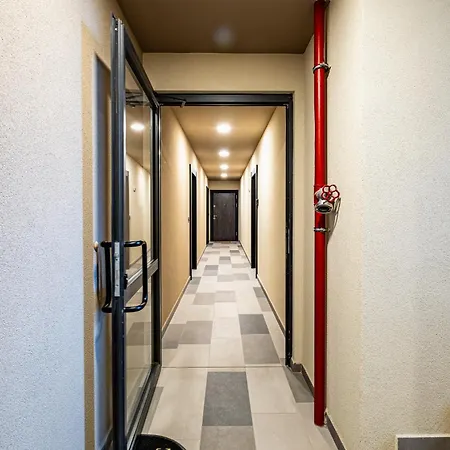 Luxury 2bedroom In Complex Family Garden With Free Parking Apartment