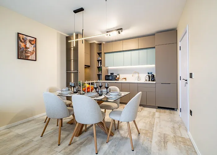 Luxury 2bedroom In Complex Family Garden With Free Parking Варна