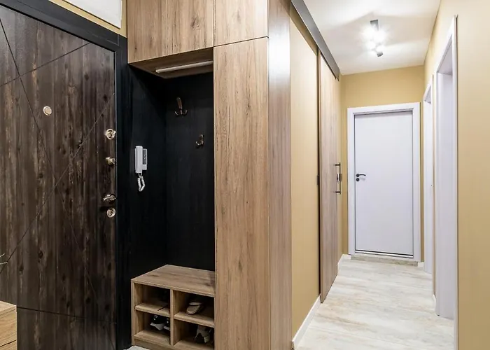 Luxury 2bedroom In Complex Family Garden With Free Parking Appartement *