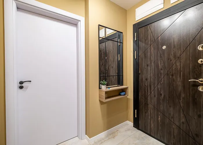 Luxury 2bedroom In Complex Family Garden With Free Parking Апартаменты *
