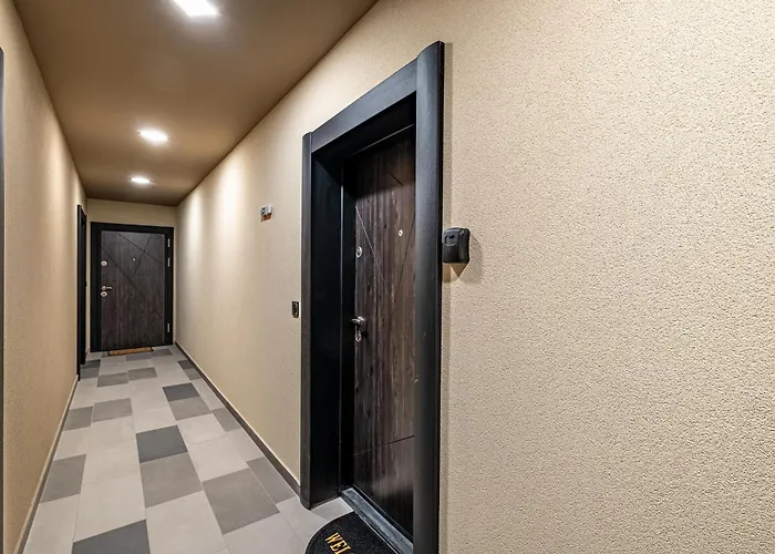 Luxury 2bedroom In Complex Family Garden With Free Parking Appartement