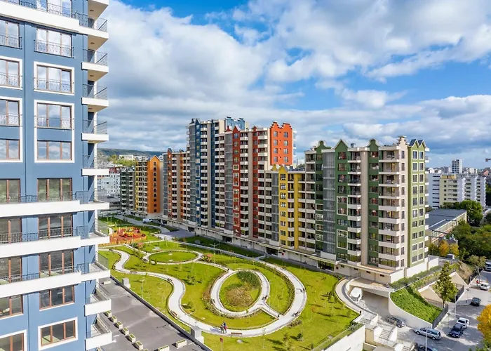 Luxury 2bedroom In Complex Family Garden With Free Parking Appartement